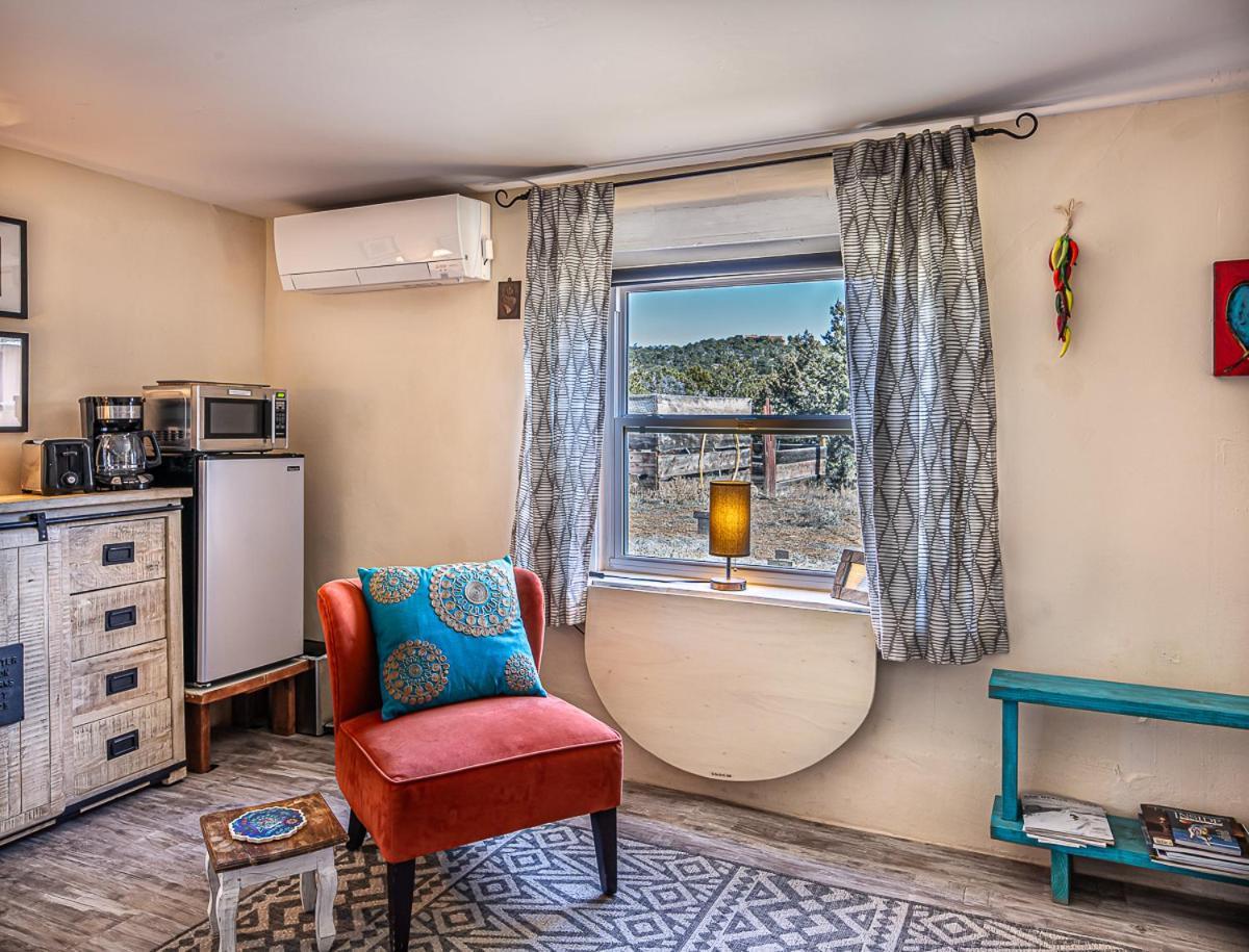 Bed and Breakfast Pet Friendly Pinon Heaven Canada de los Alamos Exterior foto